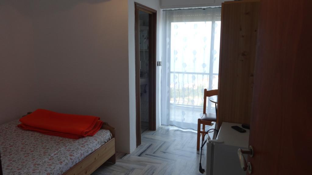 Paradies Ano Polidhendrion Cameră foto